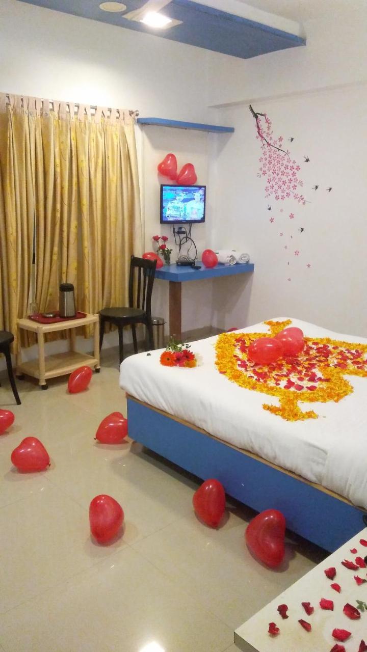 Rahi Hotel มหาบาเลชวาร์ ภายนอก รูปภาพ