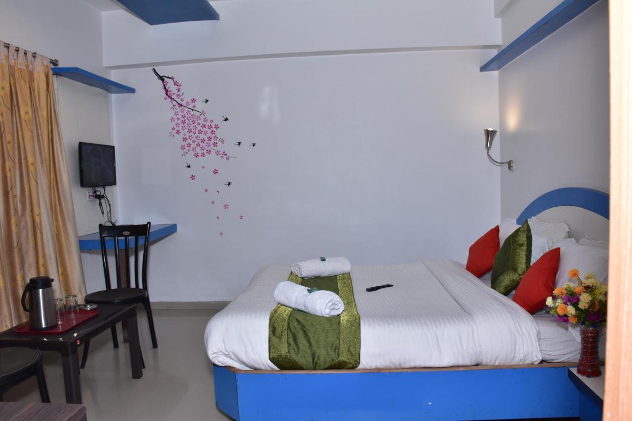 Rahi Hotel มหาบาเลชวาร์ ภายนอก รูปภาพ