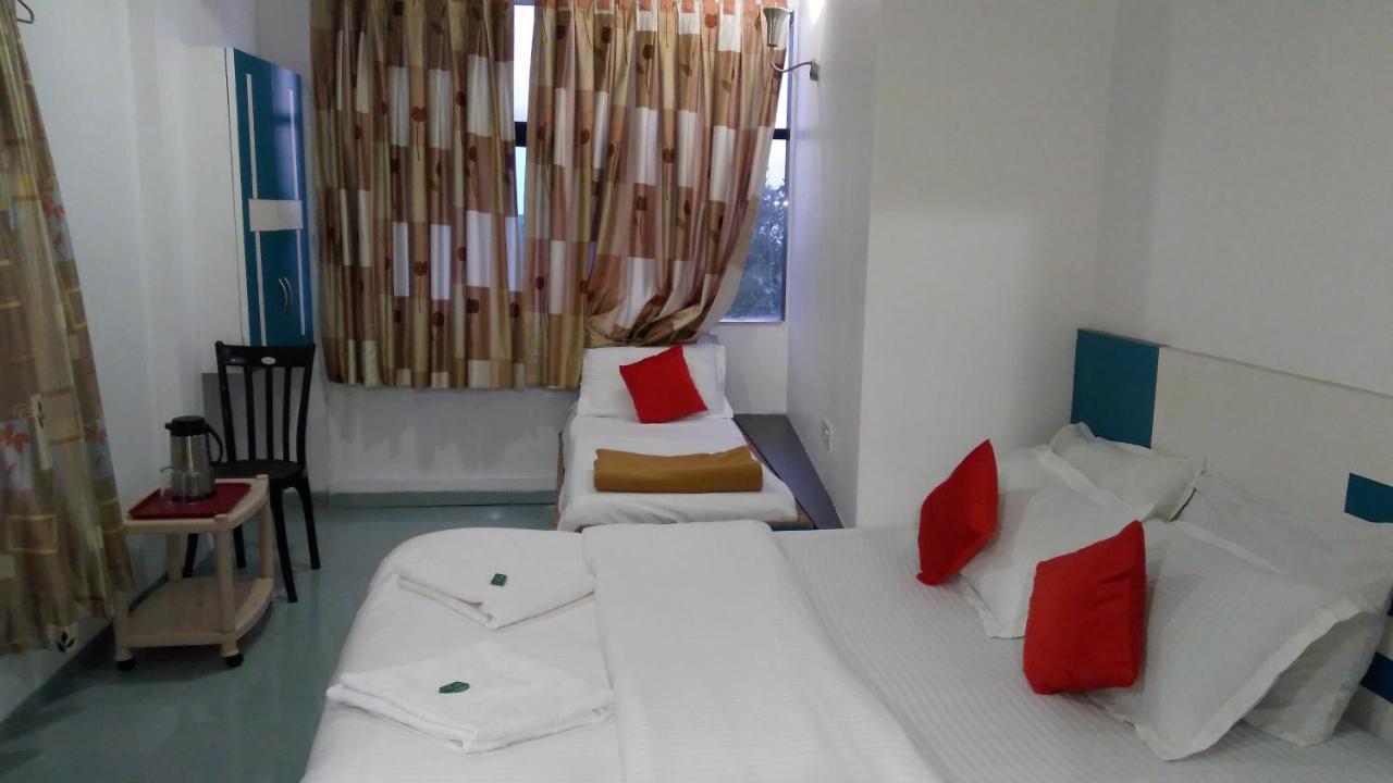 Rahi Hotel มหาบาเลชวาร์ ภายนอก รูปภาพ