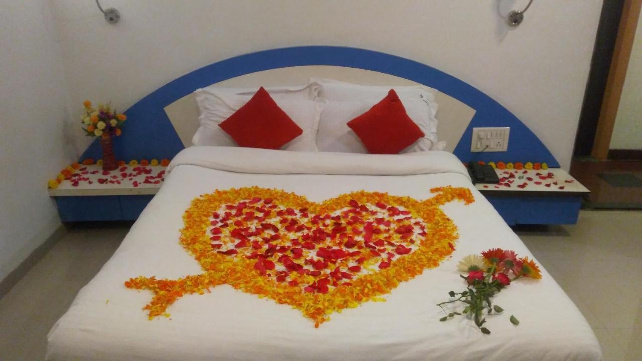 Rahi Hotel มหาบาเลชวาร์ ภายนอก รูปภาพ